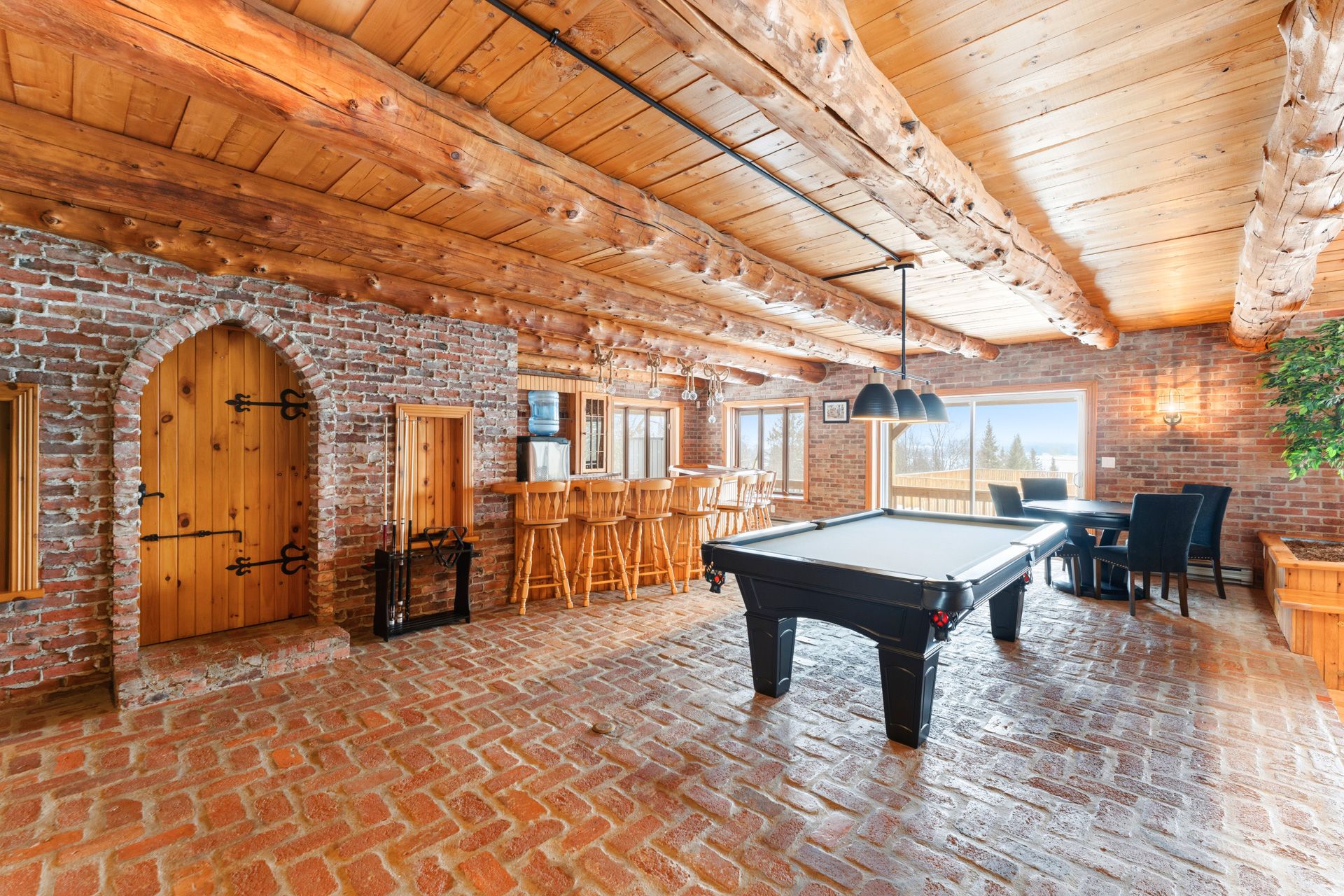 Photo - Bar