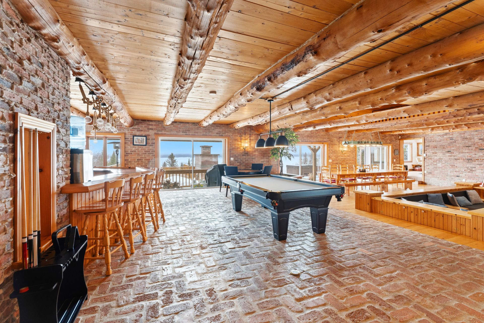 Photo - Bar