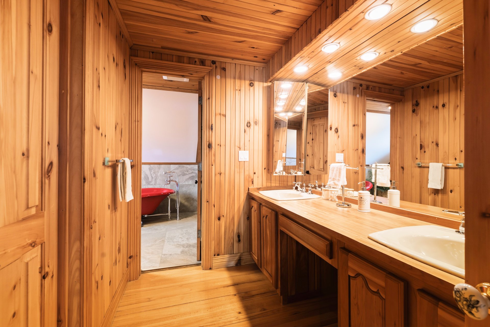 Photo - Salle de bains attenante à la CCP