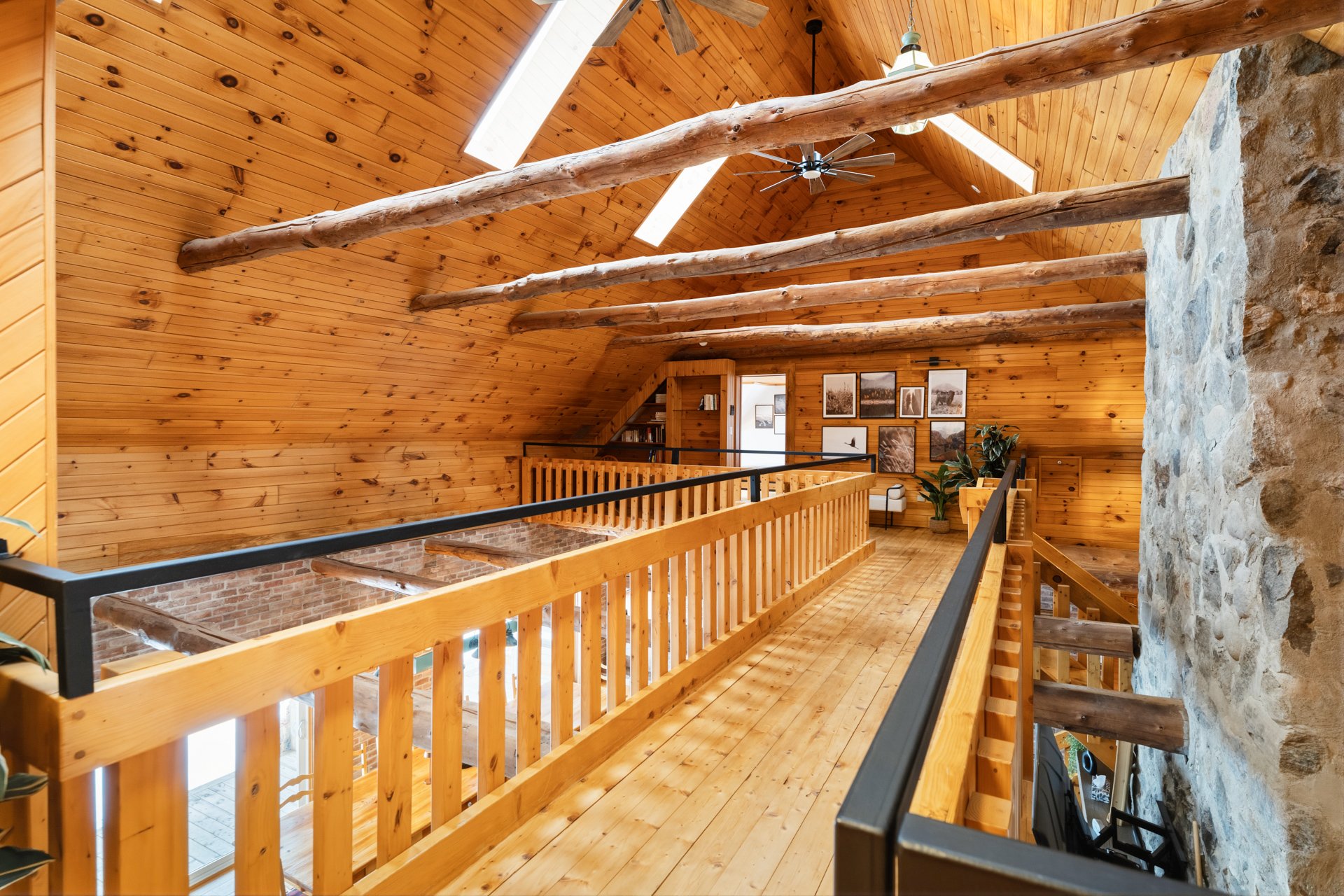 Photo - Mezzanine