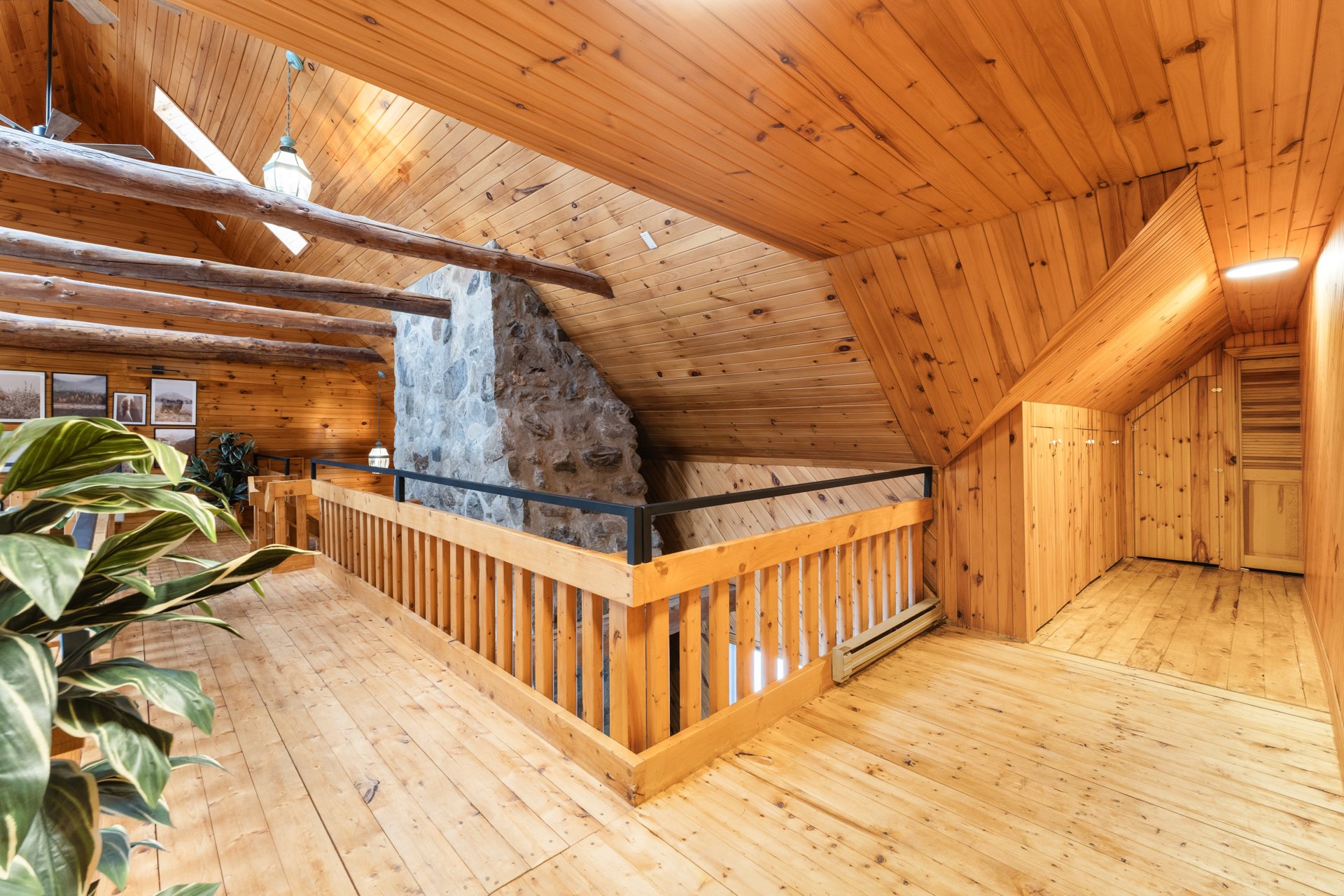 Photo - Mezzanine