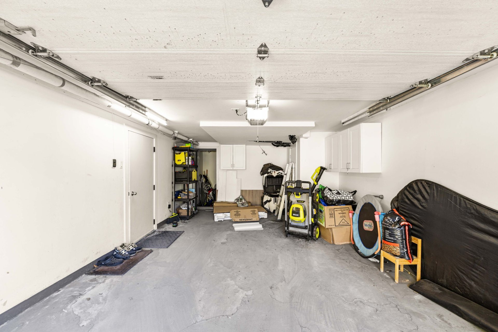 Photo - Garage