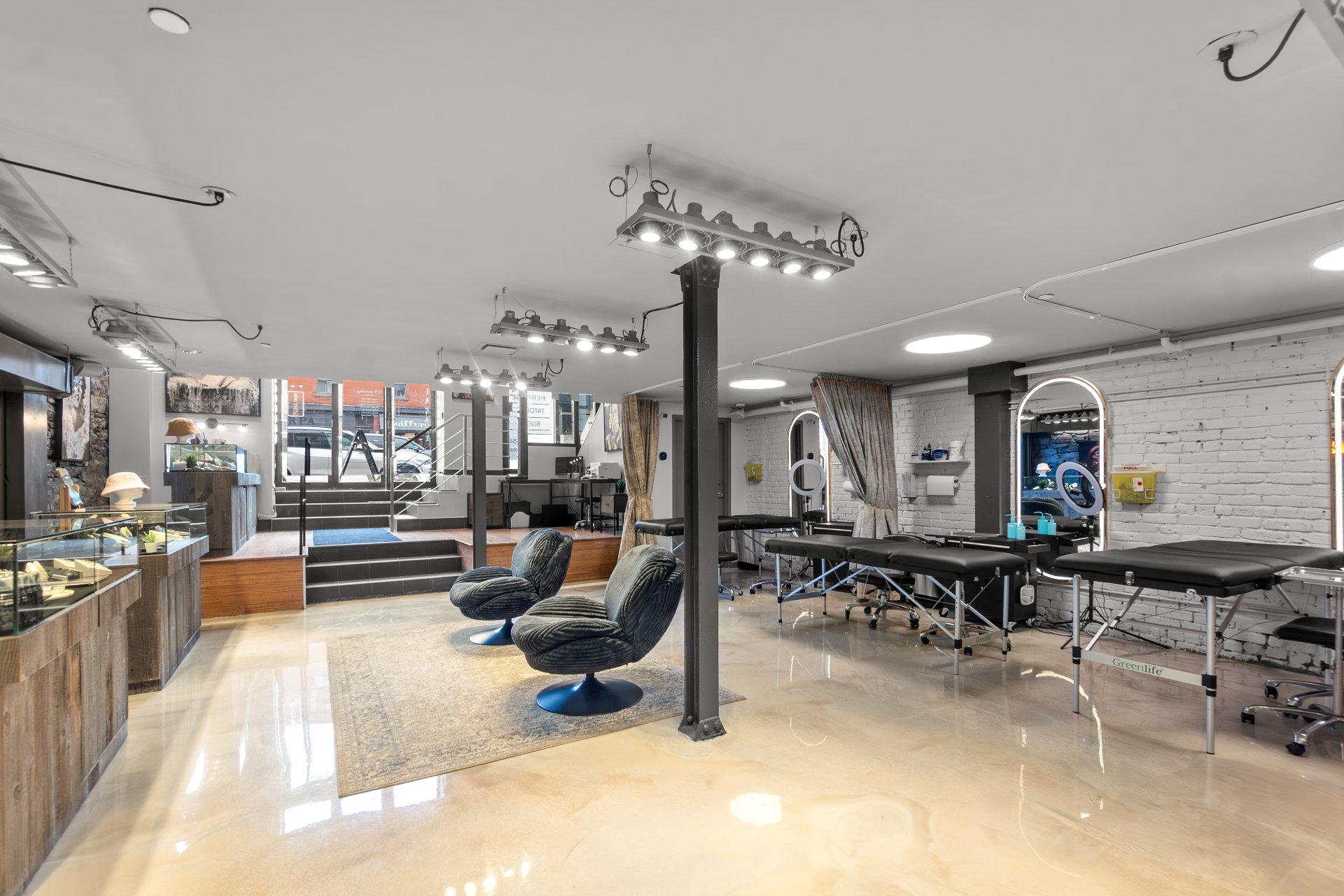 Photo - Interior