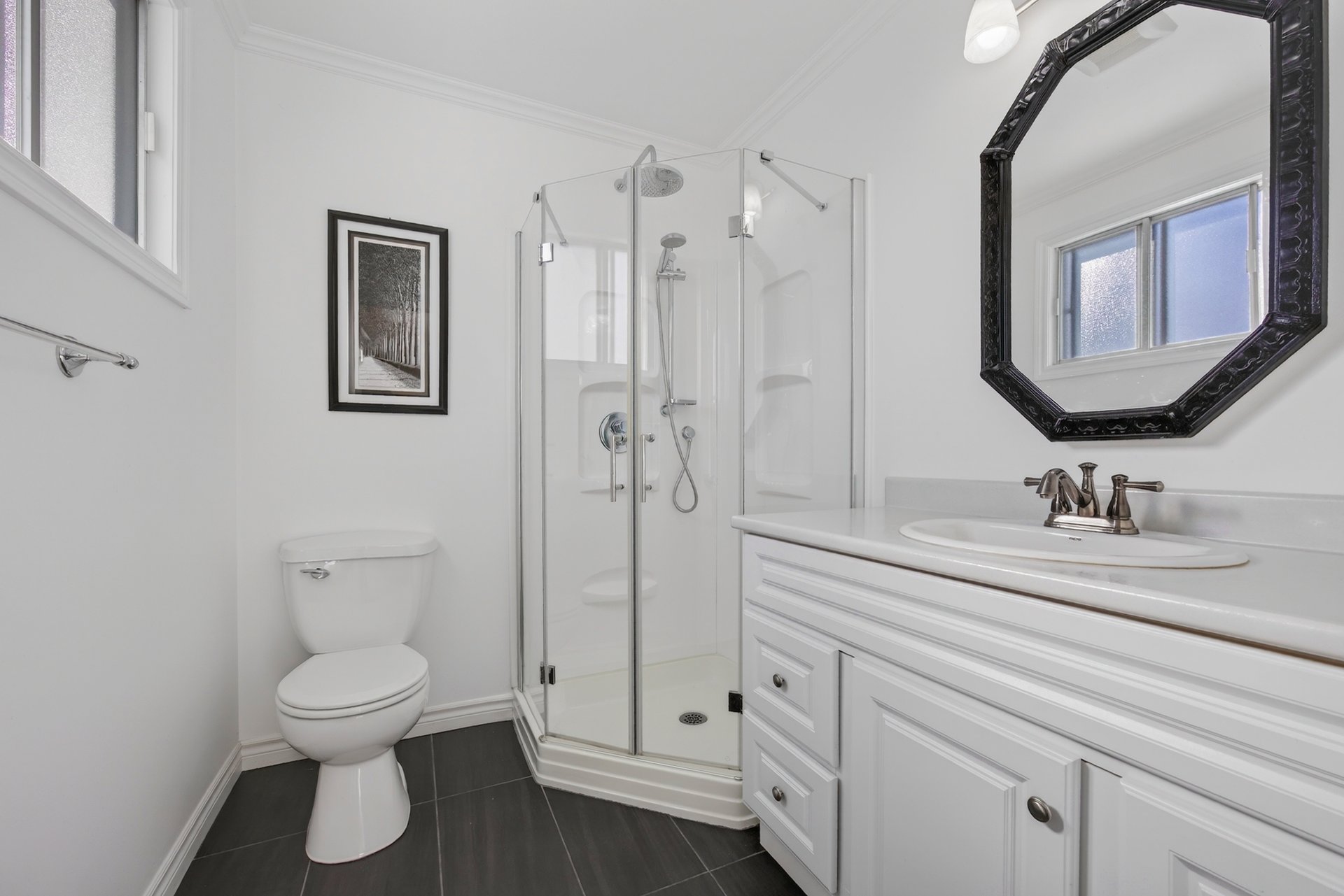 Photo - Salle de bains attenante à la CCP