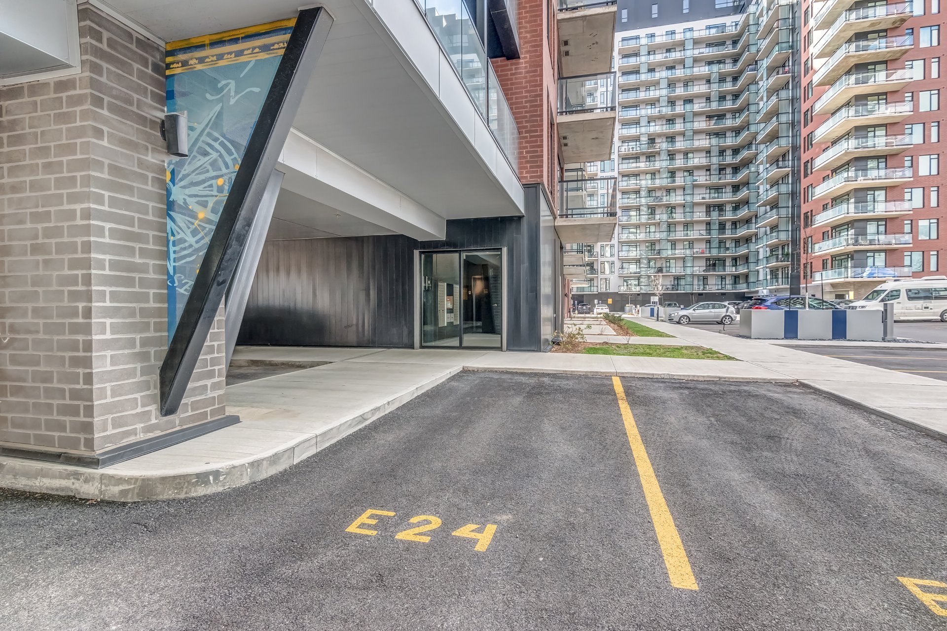 Photo - Stationnement