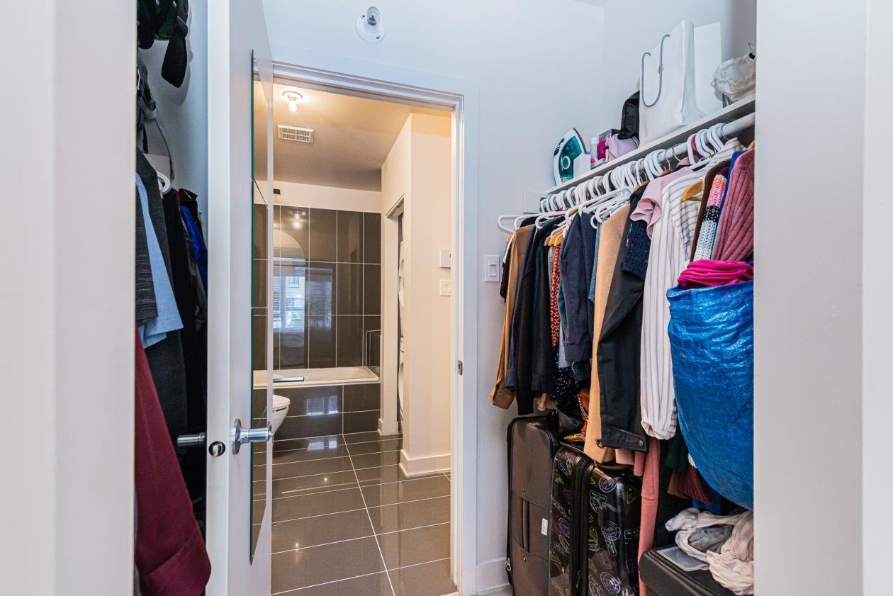 Photo - Walk-in closet