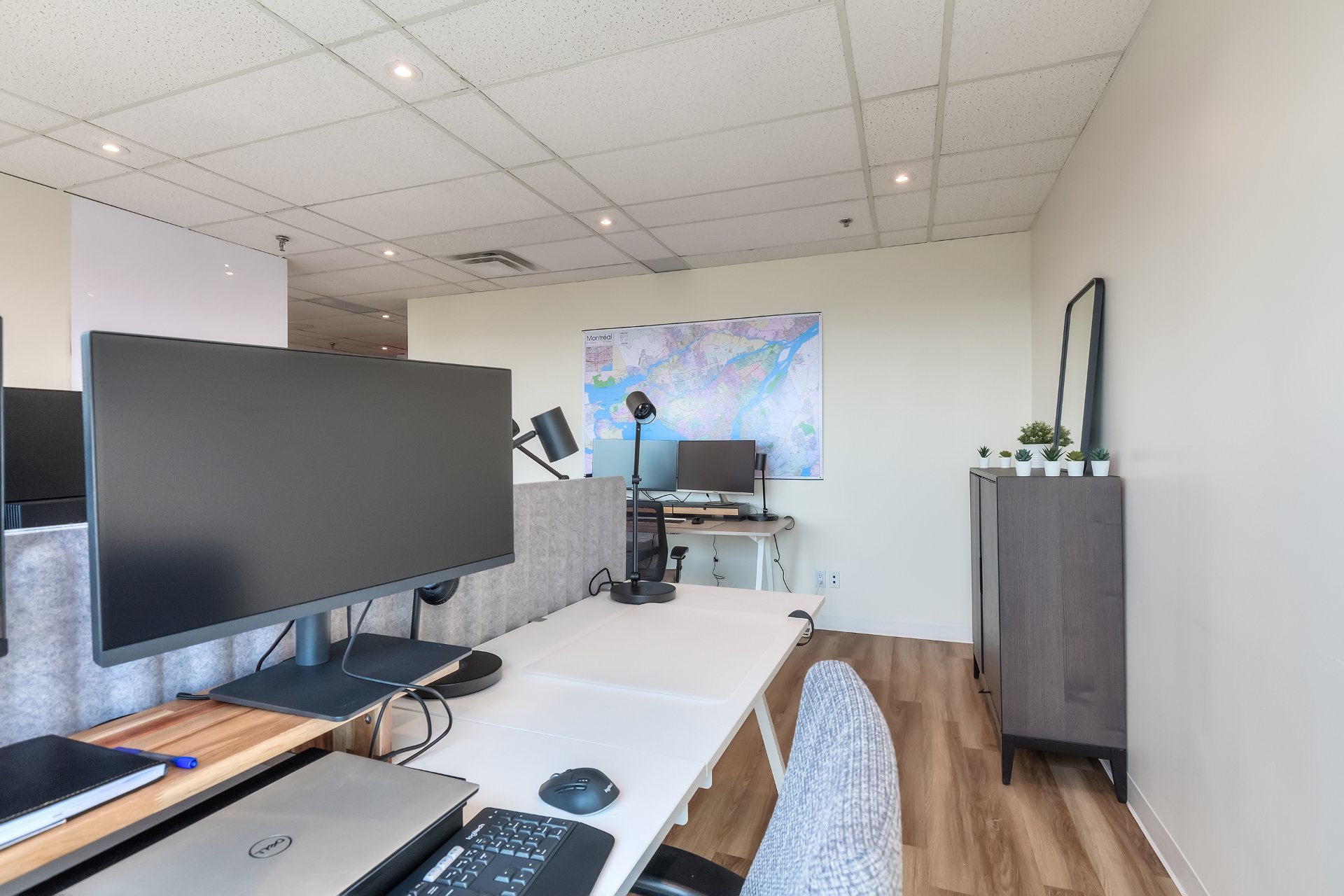 Photo - Office