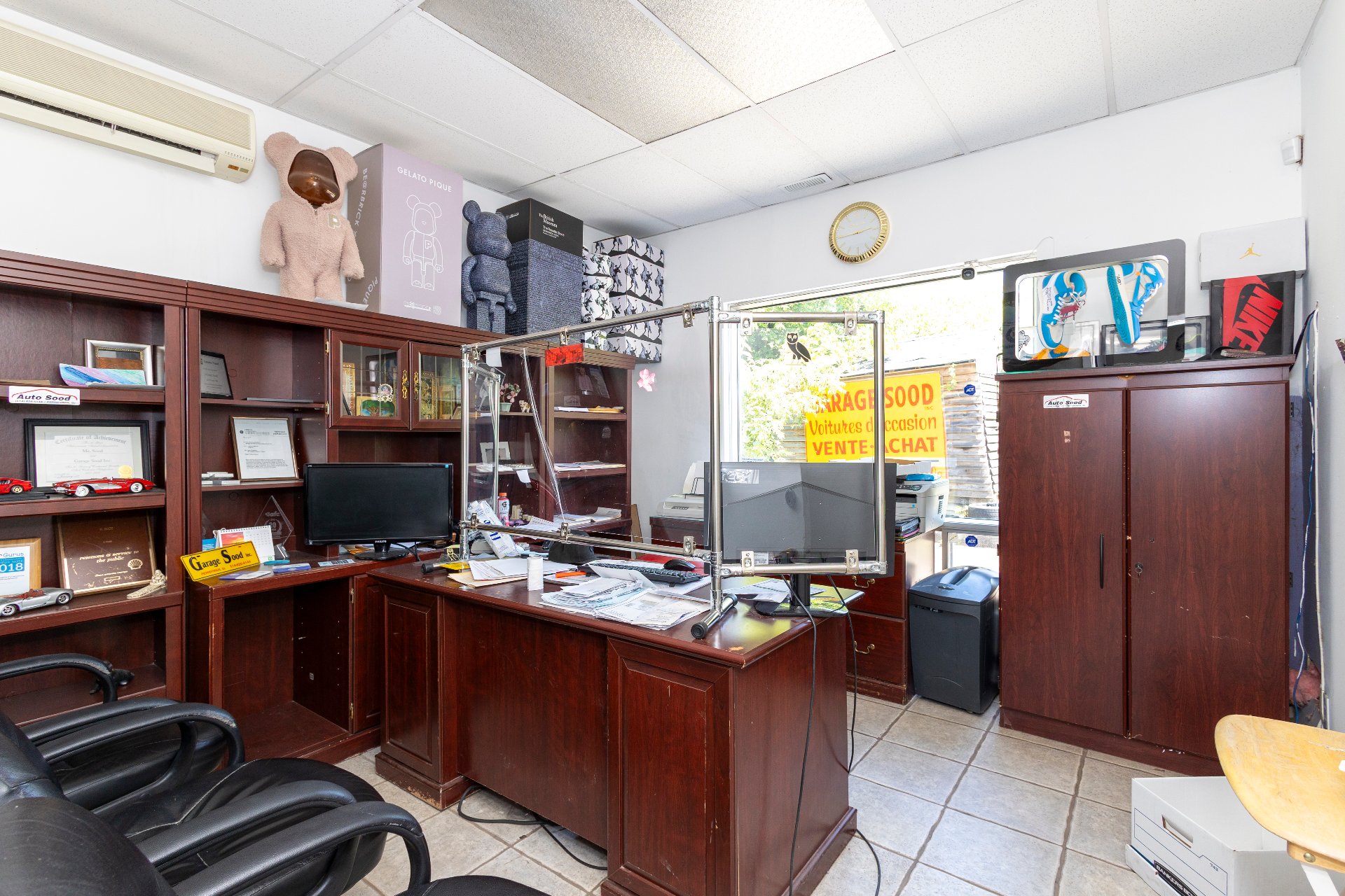Photo - Office