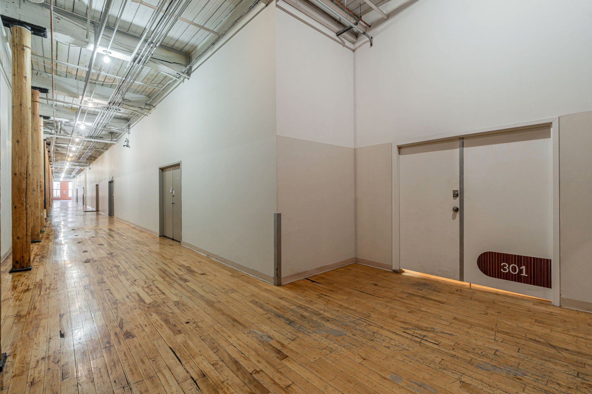 Photo - Hallway