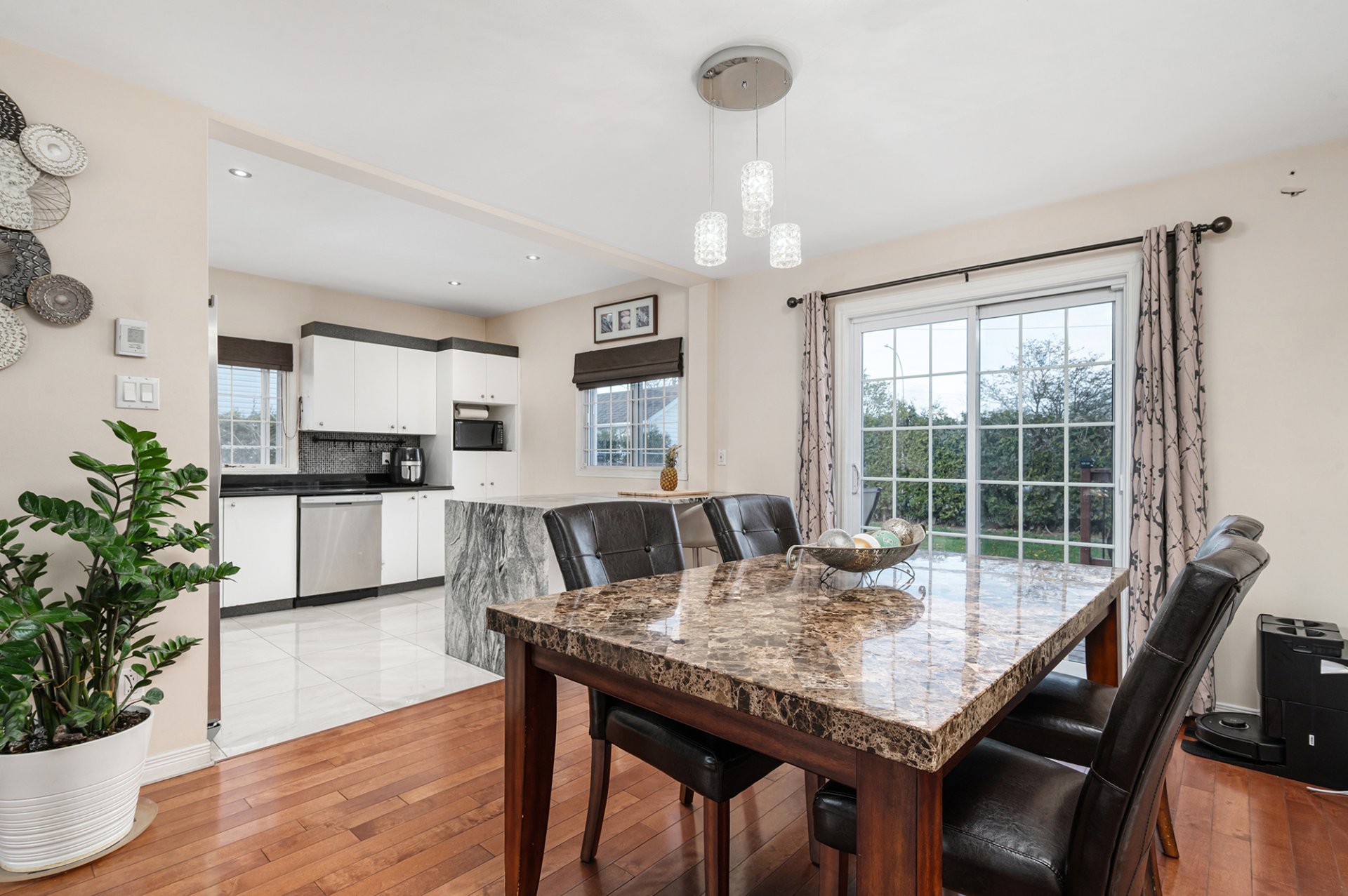 Photo - Dining room