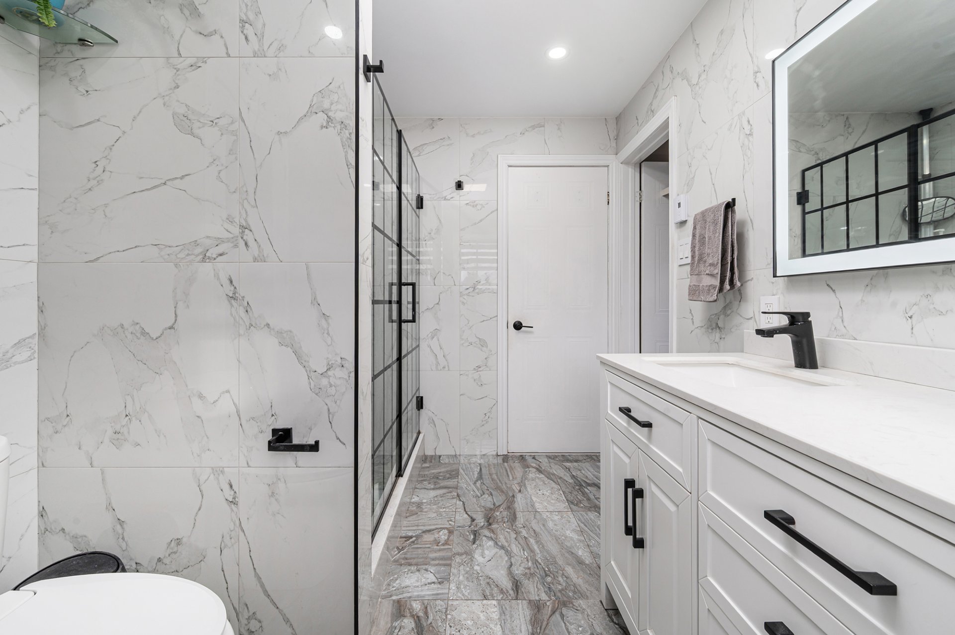 Photo - Bathroom