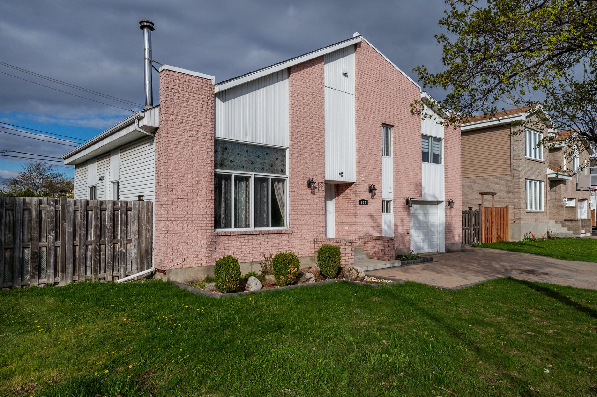 Photo - Frontage